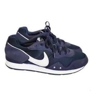 Nike Venture Runner Sneakers